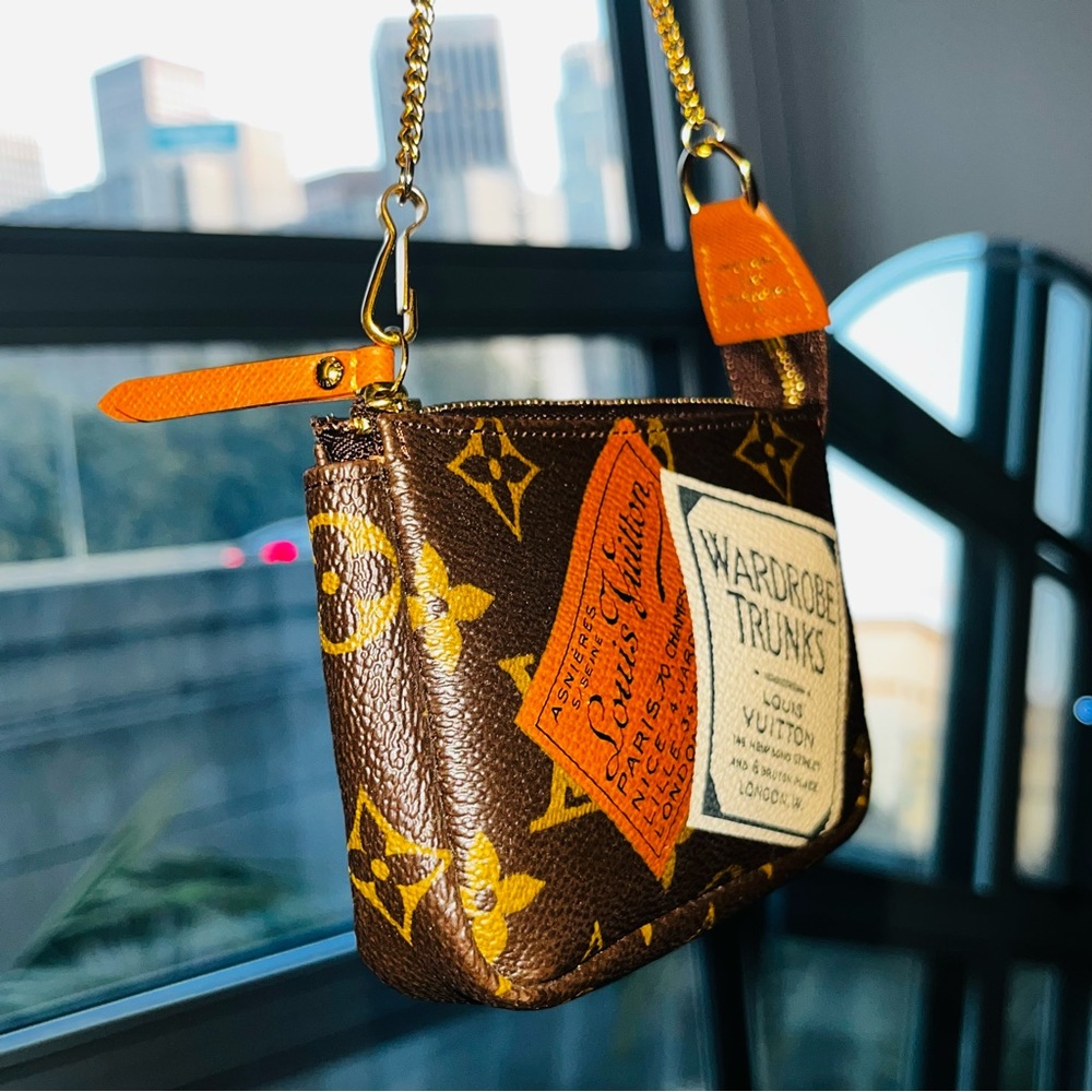 Louis Vuitton: Wardrobe Trunks Travel Patches Limited Edition Mini Pochette Bag - Picture 2 of 14